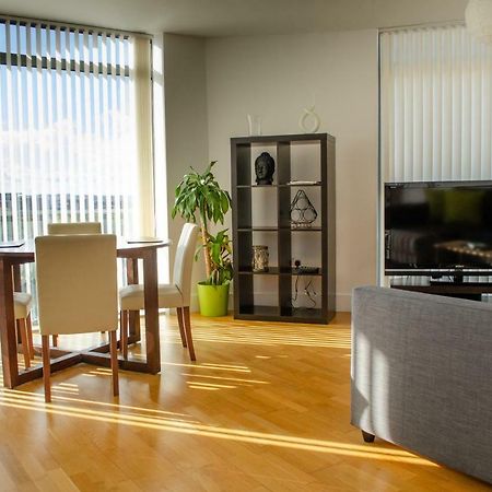 Serviced Apartment In Liverpool City Centre - Free Parking - Balcony - By Happy Days Luaran gambar