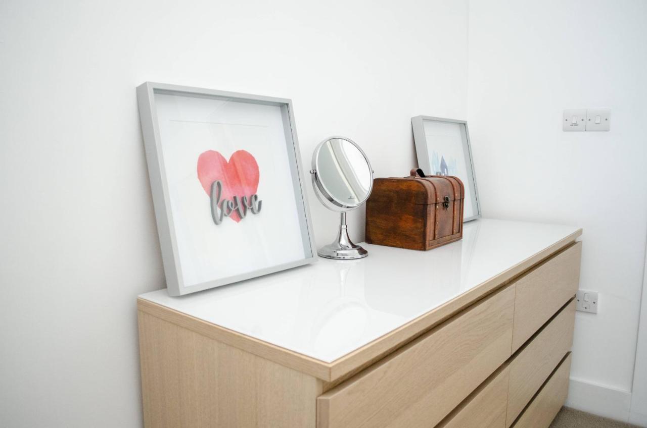 Serviced Apartment In Liverpool City Centre - Free Parking - Balcony - By Happy Days Luaran gambar