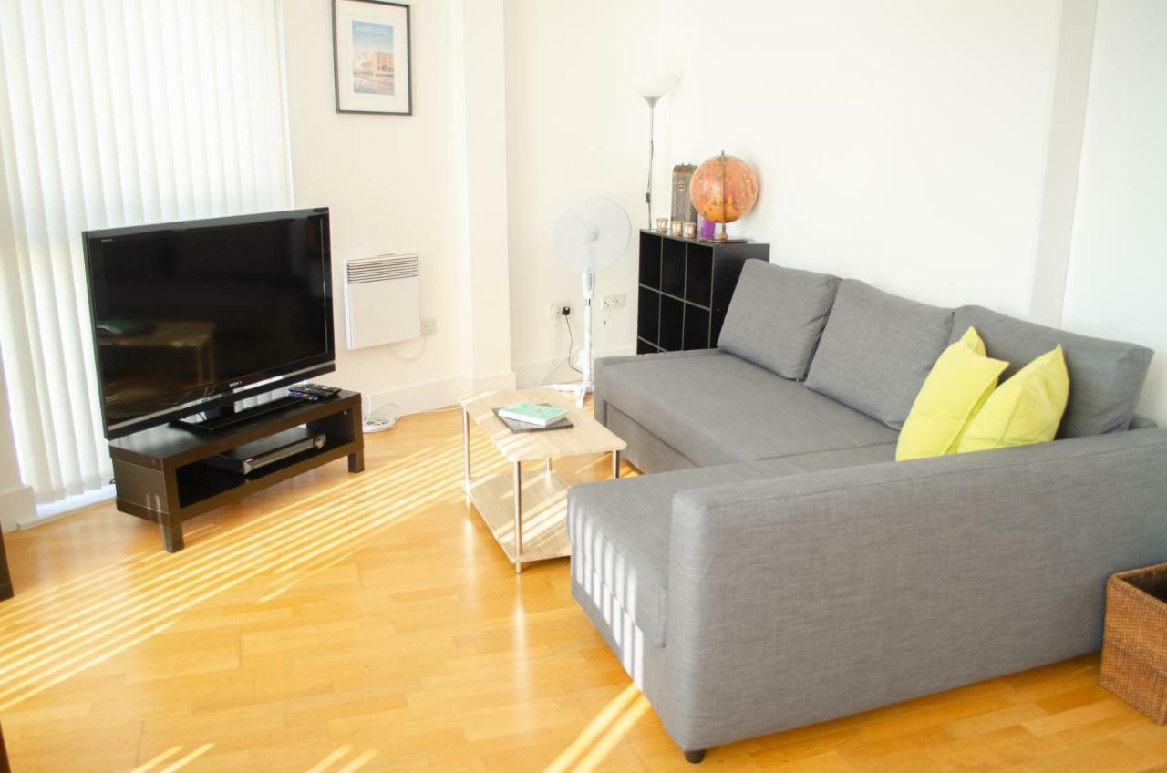 Serviced Apartment In Liverpool City Centre - Free Parking - Balcony - By Happy Days Luaran gambar