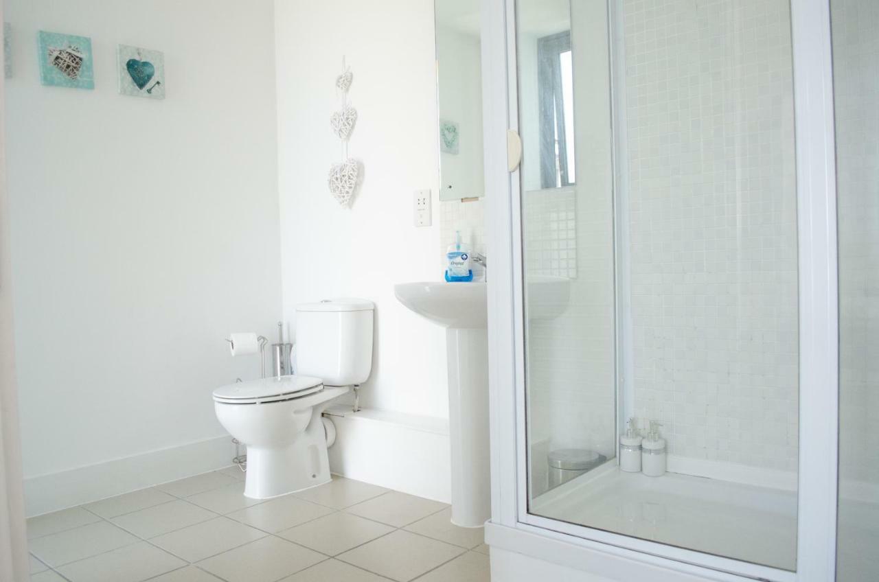 Serviced Apartment In Liverpool City Centre - Free Parking - Balcony - By Happy Days Luaran gambar