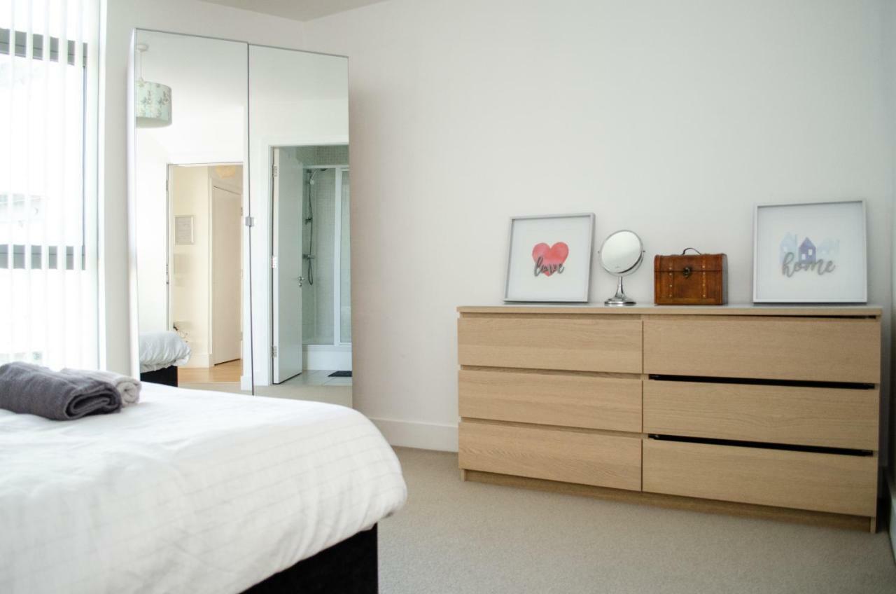 Serviced Apartment In Liverpool City Centre - Free Parking - Balcony - By Happy Days Luaran gambar
