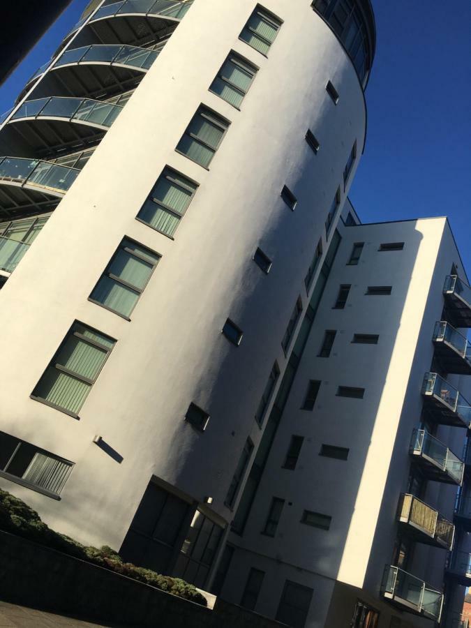 Serviced Apartment In Liverpool City Centre - Free Parking - Balcony - By Happy Days Luaran gambar